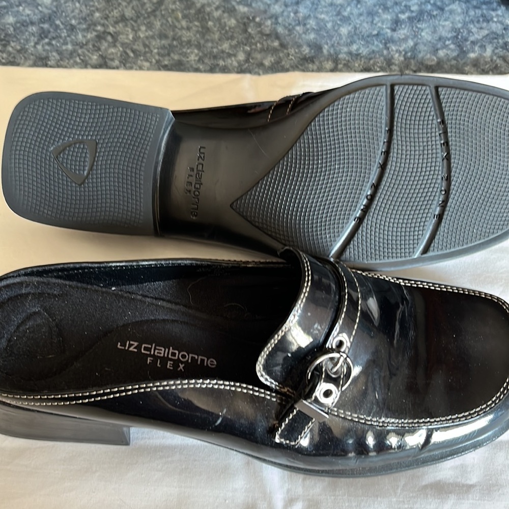 NEW Liz Claiborne black leather slip-on shoes w/buckle (Jemma). 10M/never worn. - Picture 4 of 6